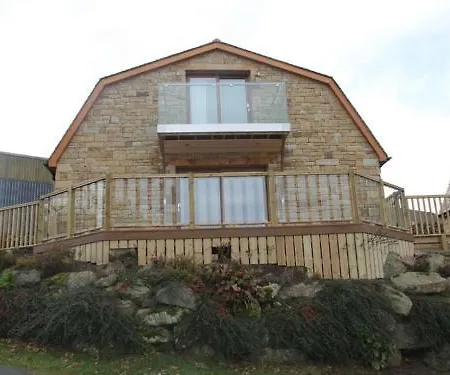 Holiday home Cherry Lodge, *